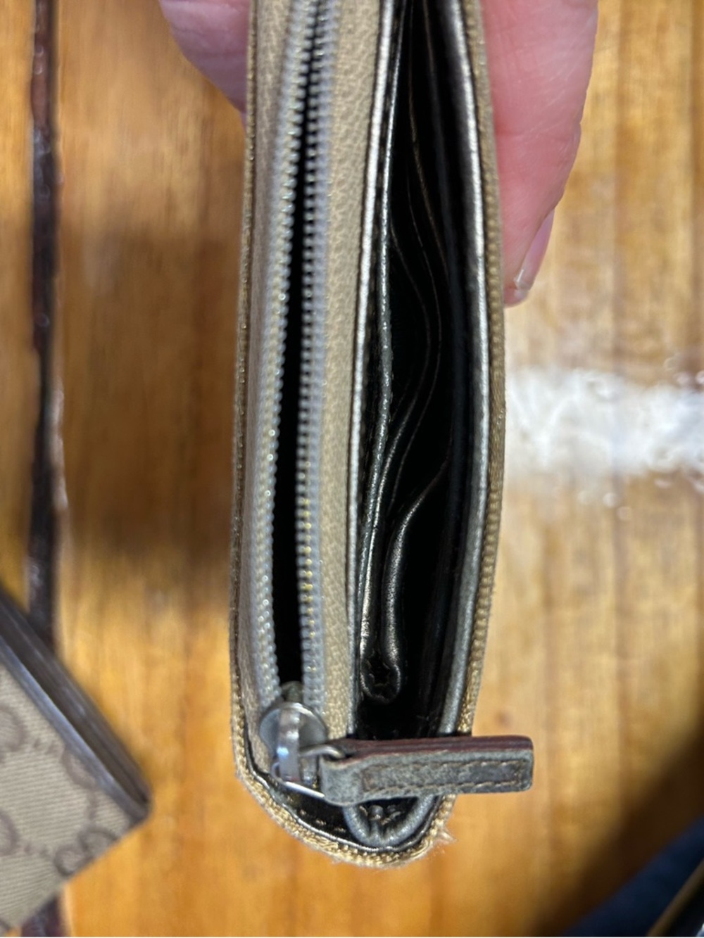 Very loved Gucci Brown Monogram Bifold Wallet with Beige Zip Pouch bundle - Picture 6 of 16
